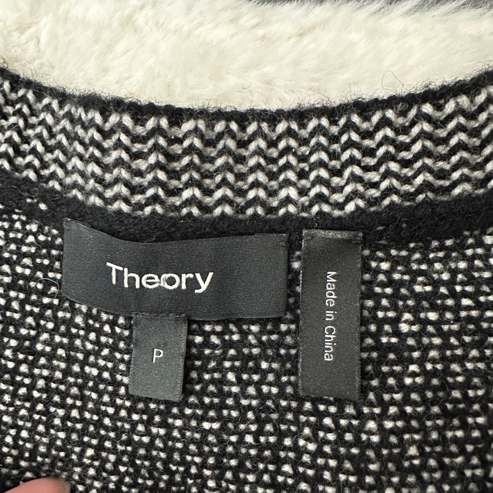 Theory cashmere textured knit pullover sweater - Picture 3 of 5